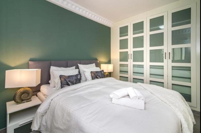 First Floor With 2 Bed Apartment Marbella