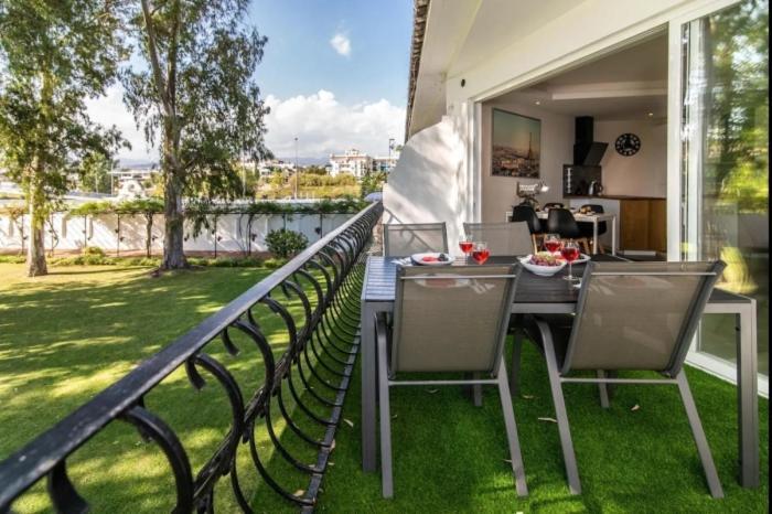 First Floor With 2 Bed Apartment